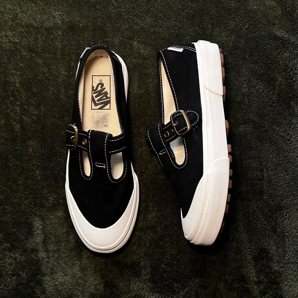 Vans Style 93 Mary Jane’s